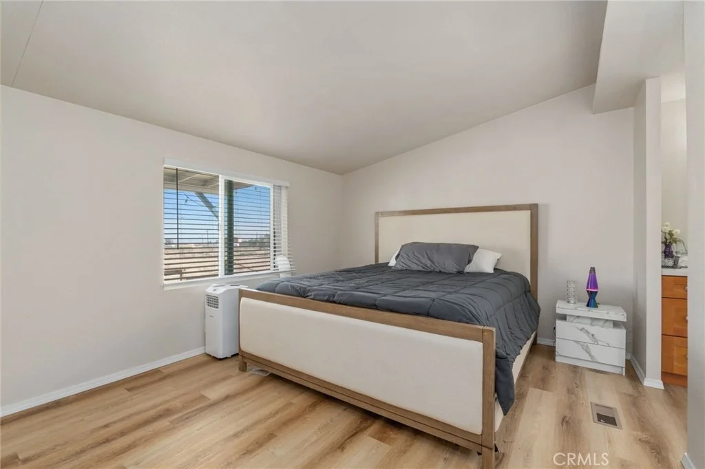Photo of 11524 Paramount Road