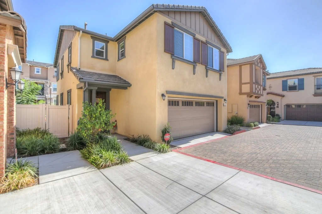 Photo of 505 Moonlight Dr