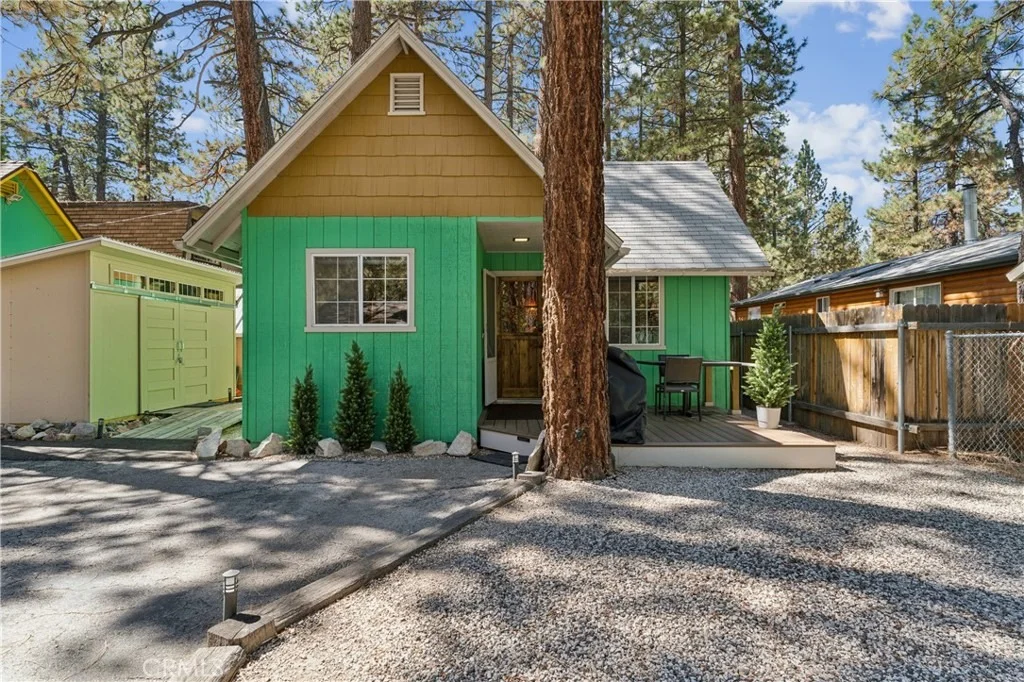 Photo of 903 W Rainbow Boulevard