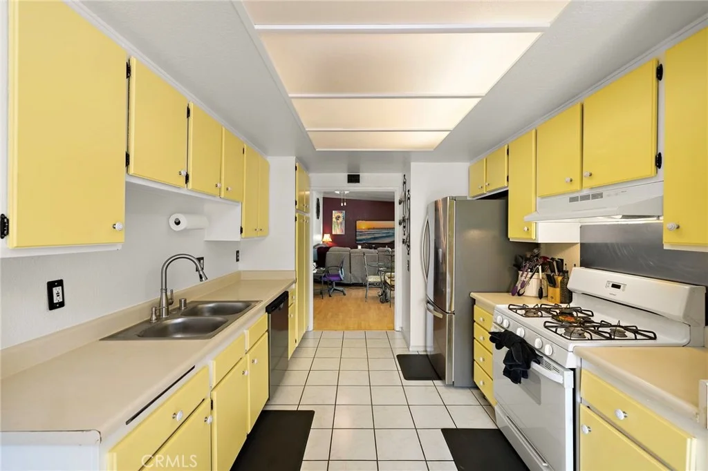 Photo of 2928 Highlands