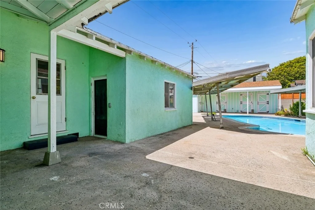 Photo of 449 W Elm Avenue