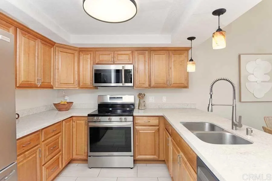 Photo of Unit F at 1130 Sumner Avenue