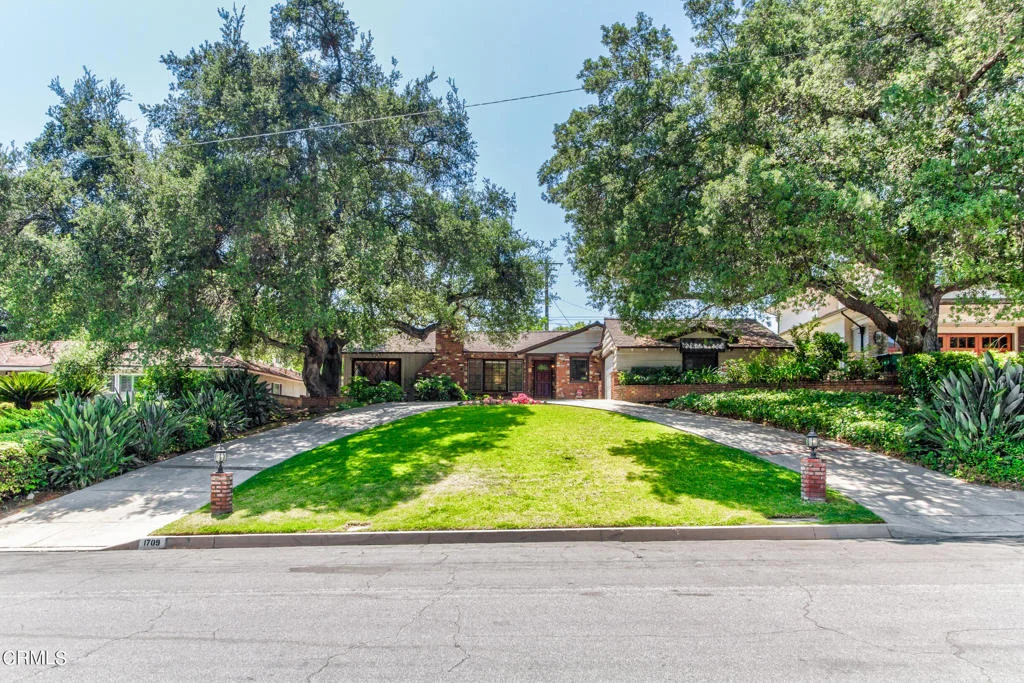 Photo of 1709 Alta Oaks Drive