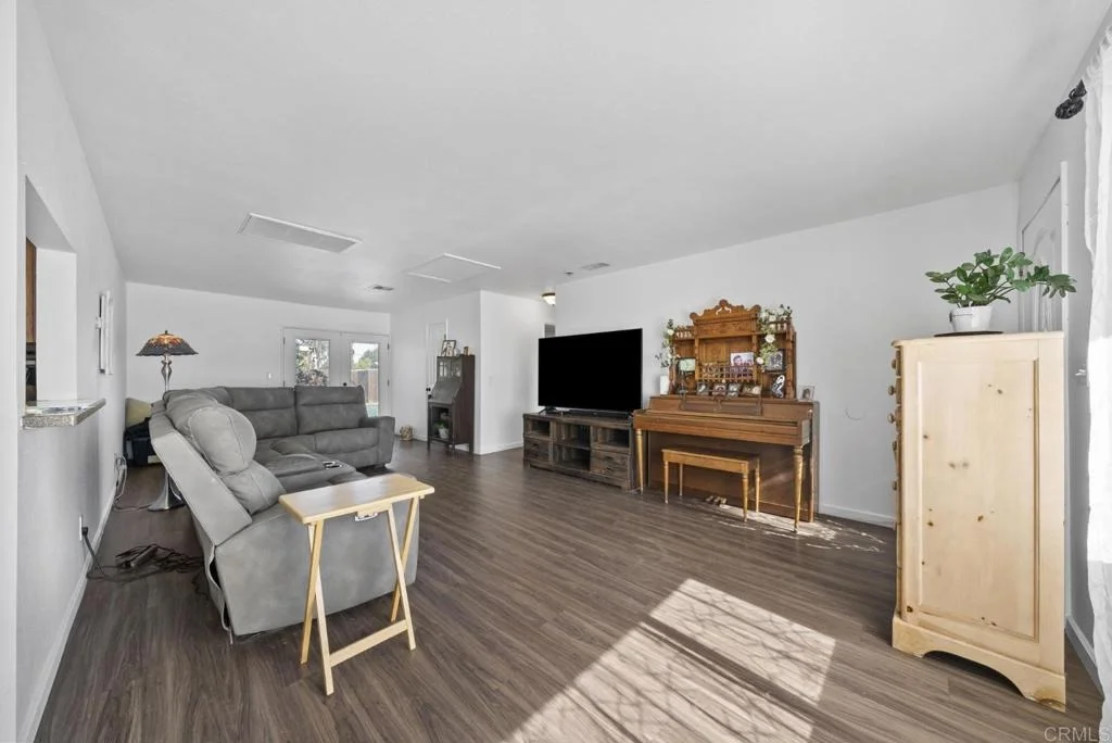 Photo of 826 Ellen Lane