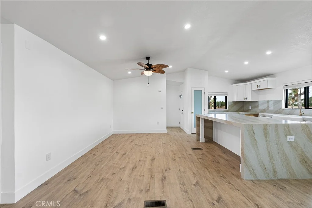 Photo of 4009 W Avenue K-8