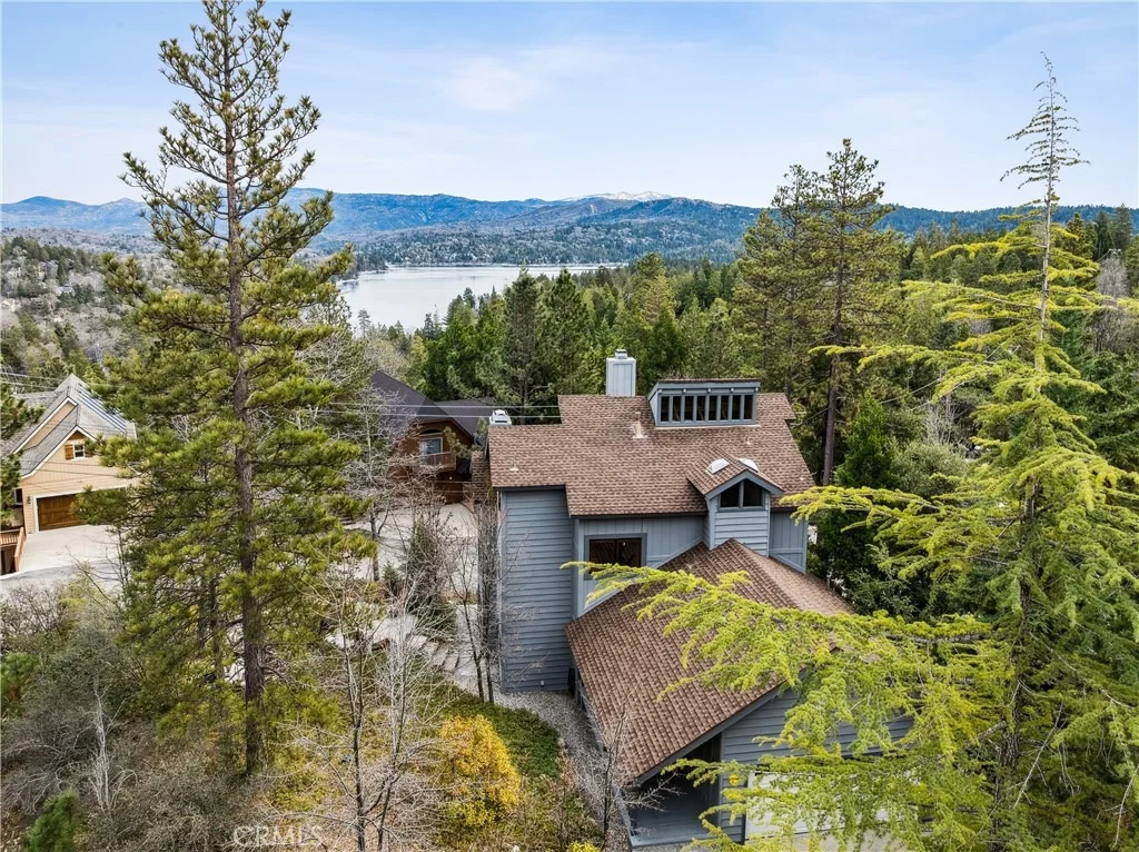 Photo of 892 Nadelhorn Drive