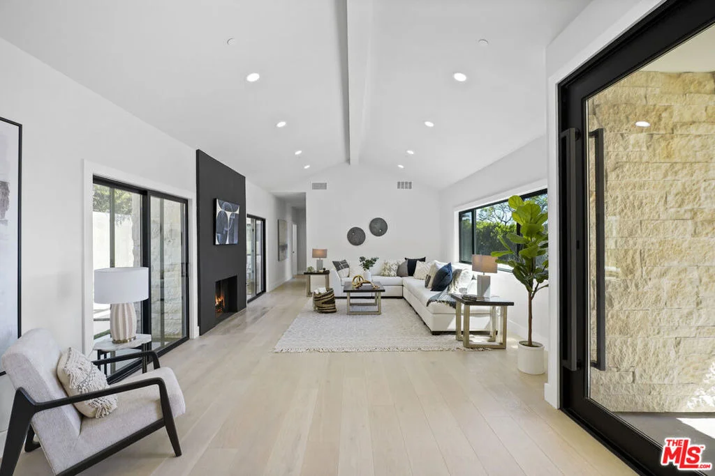 Photo of 23813 Harbor Vista Drive