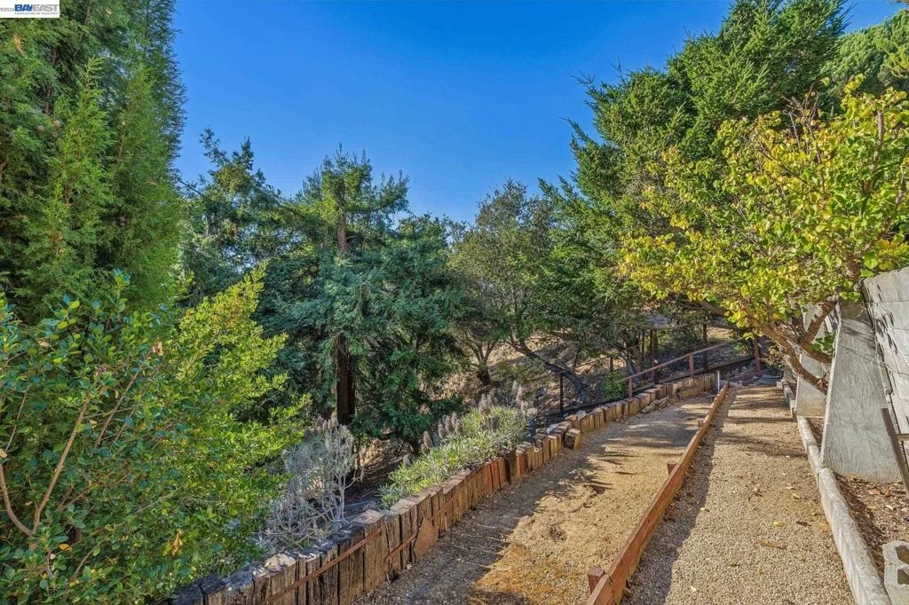 Photo of 5624 Greenridge Rd