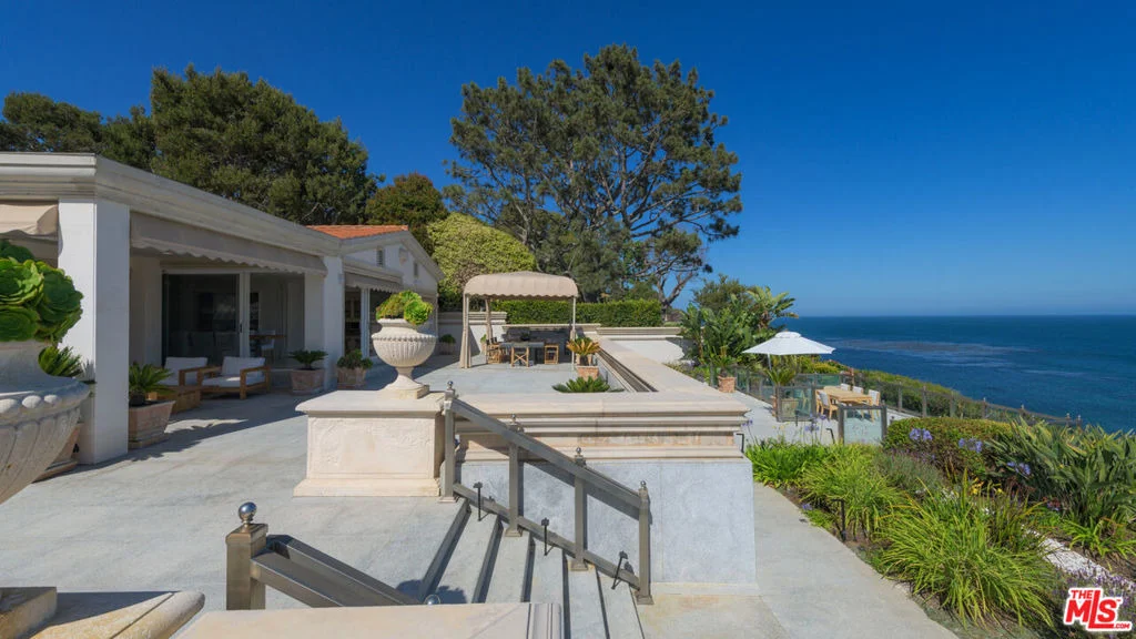 Photo of 29000 Cliffside Drive