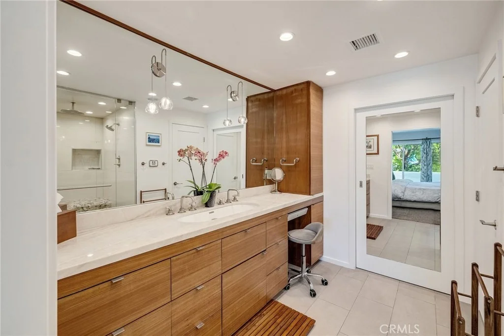 Photo of 1733 Addison Road