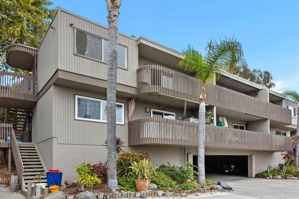 Photo of Unit 2 at 155 Rosebay Dr