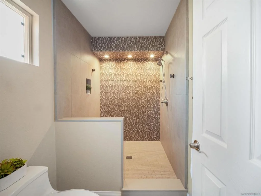 Photo of 1022 Daisy Ave