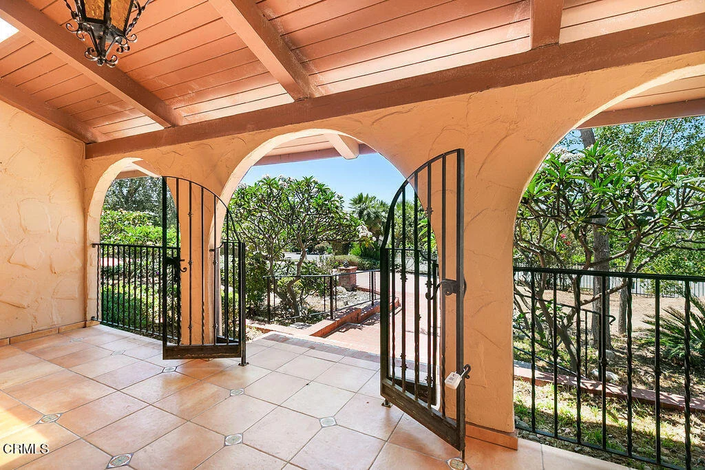 Photo of 567 N Avocado Place