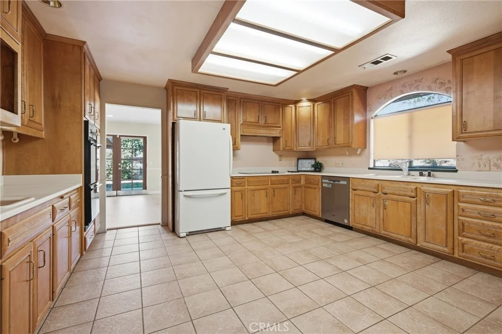 Photo of 3318 Celeste