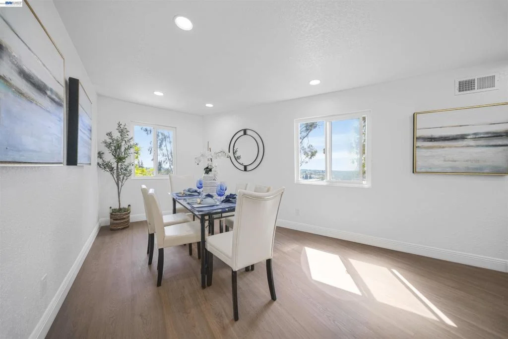Photo of 1069 Central Blvd