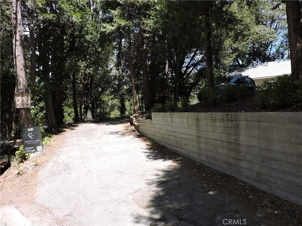 Photo of 657 Knoll