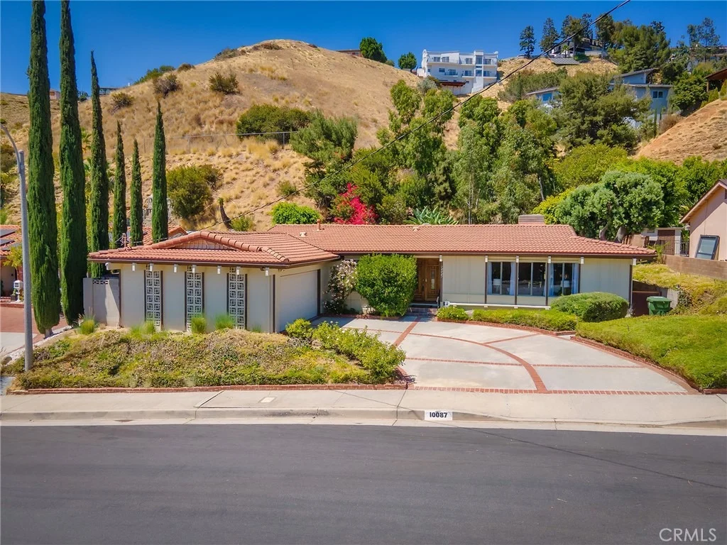Photo of 10087 Sully Drive