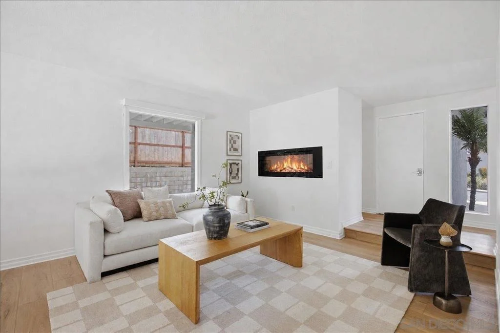 Photo of 6783 Robbins Way