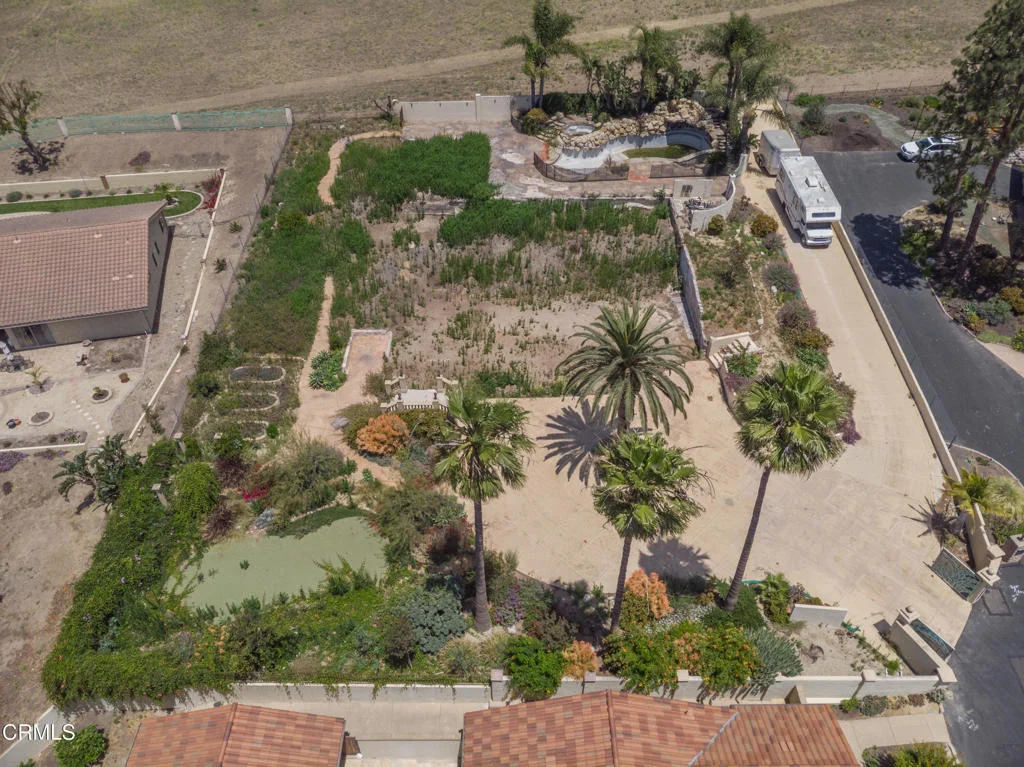 Photo of 833 W Highland Drive