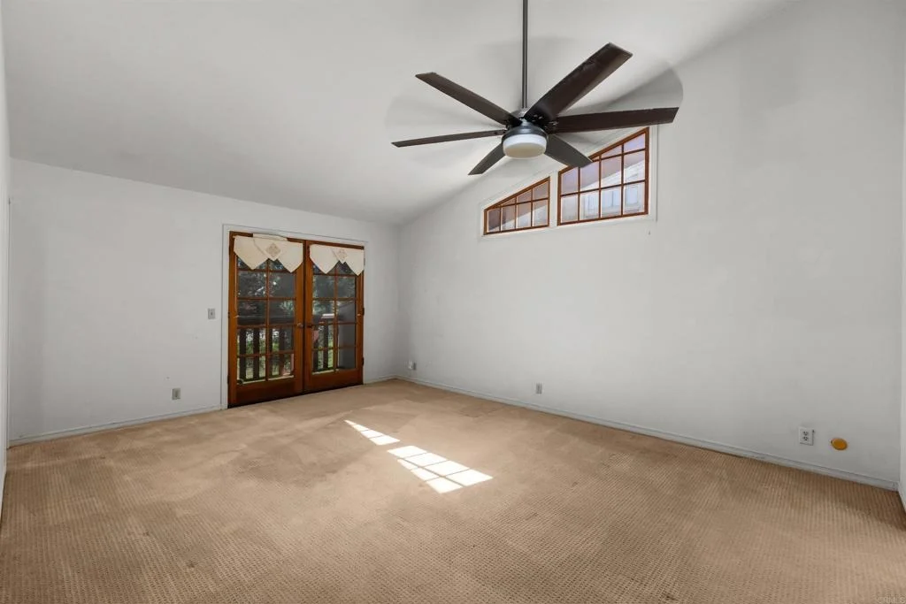Photo of Unit D at 2583 Navarra Drive