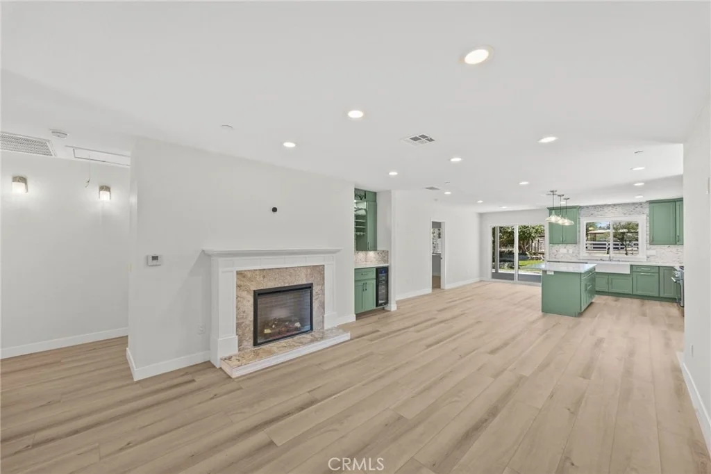 Photo of 4623 Center Avenue