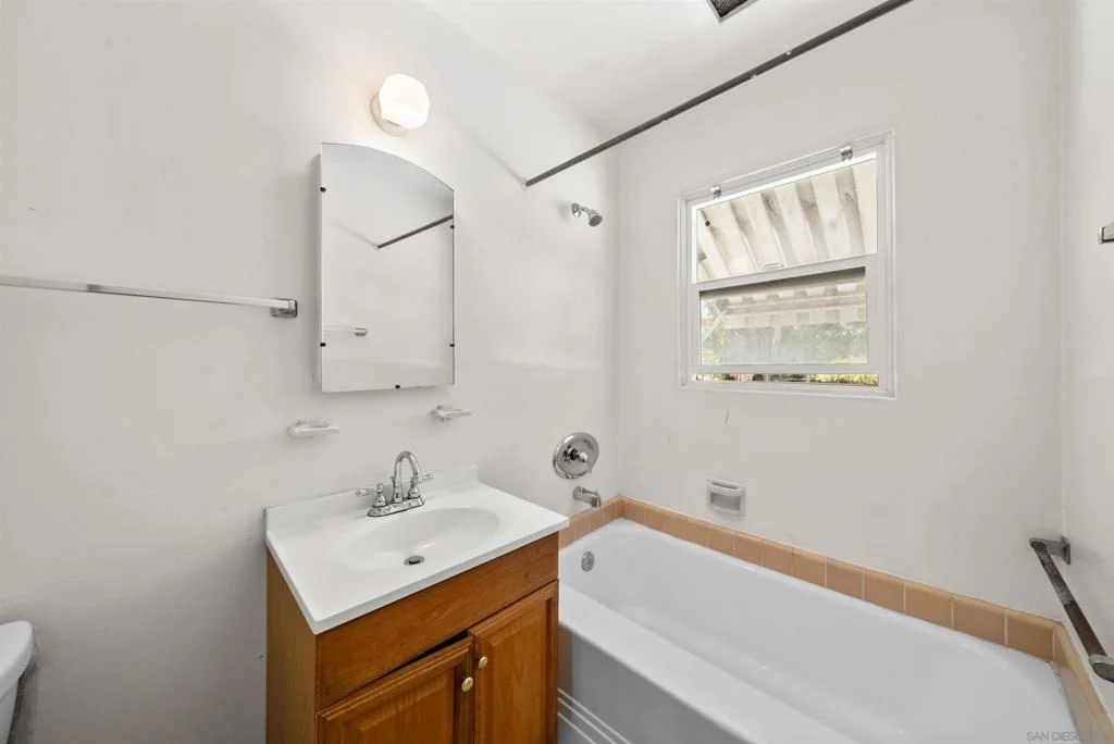 Photo of 4470 Olive Ave