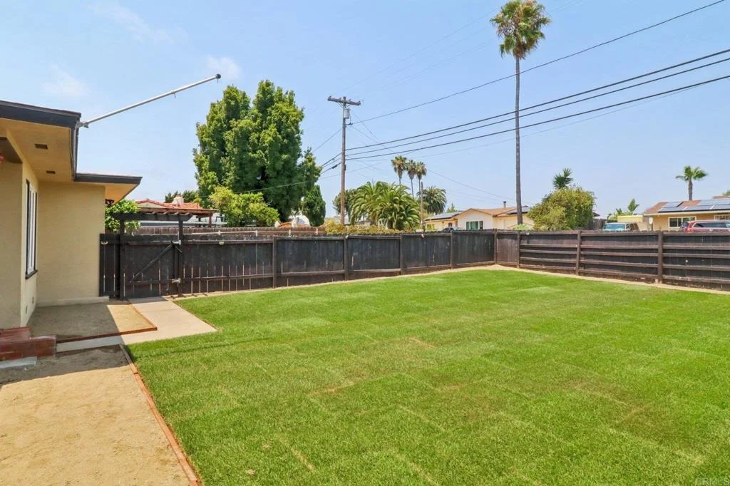 Photo of 915 Crest View Dr