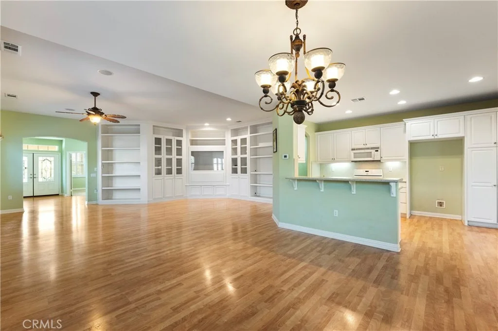 Photo of 423 Casper Drive