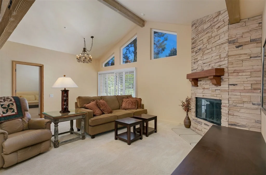 Photo of 944 Juniper Lane