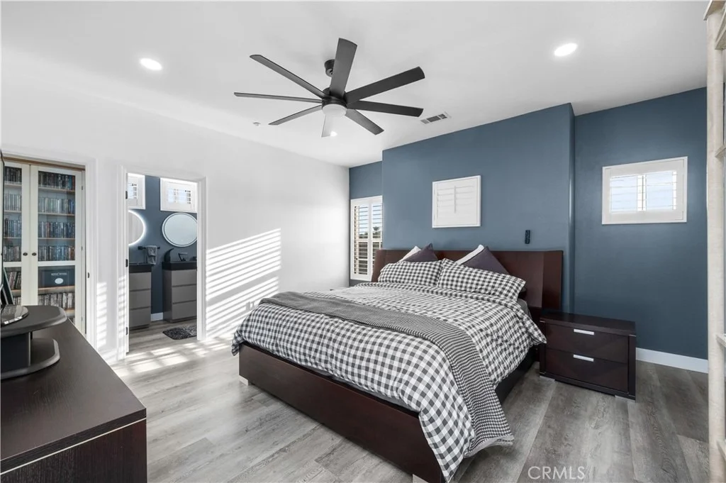 Photo of Unit D at 9882 Broadway
