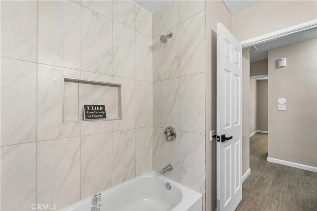 Photo of 1438 W Ivyton Street