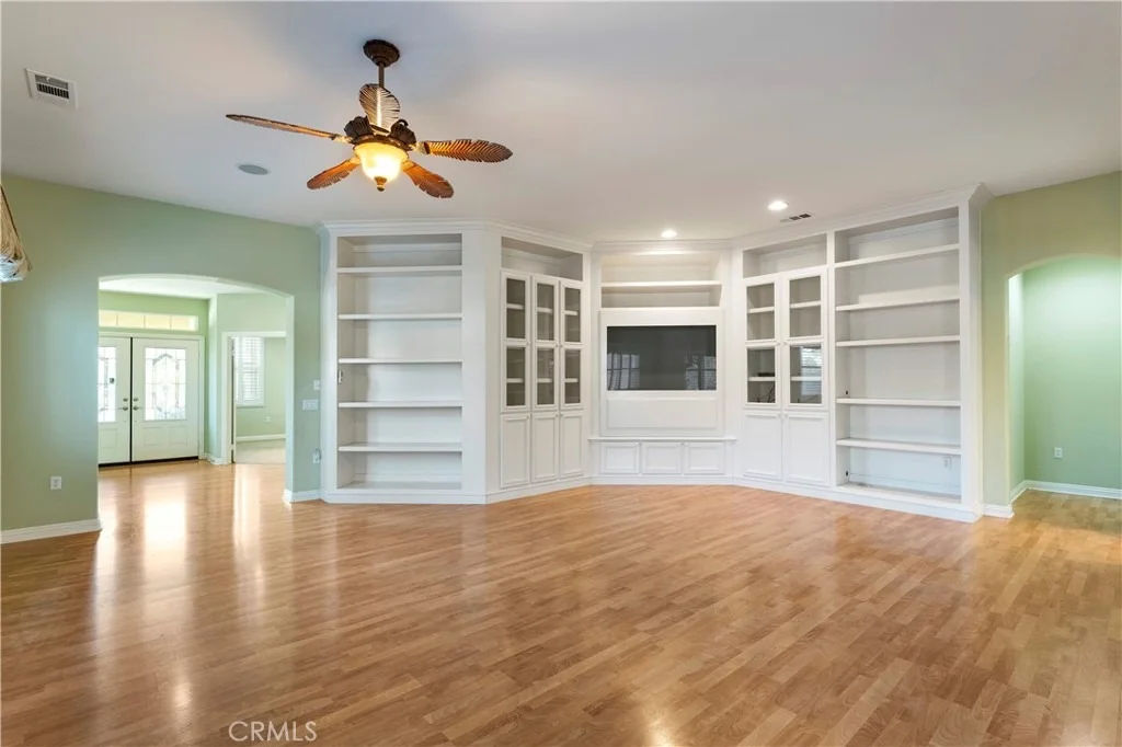 Photo of 423 Casper Drive