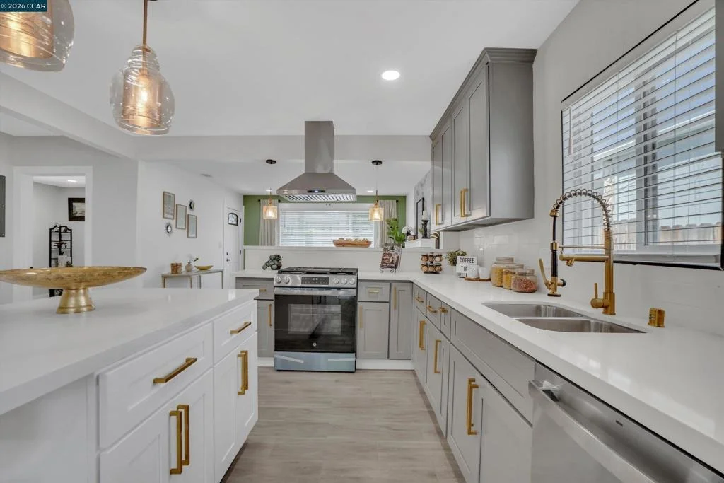 Photo of 2131 Pomona Ave