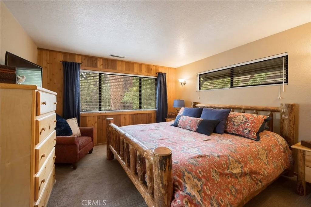 Photo of 824 Mountain Lane