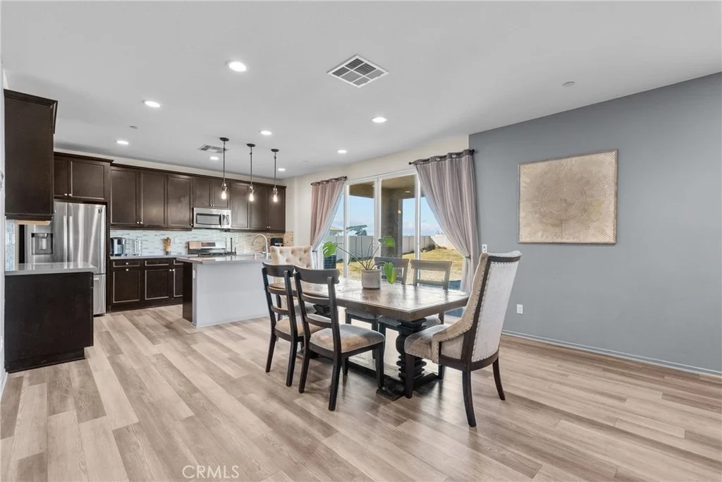 Photo of 6949 Beale