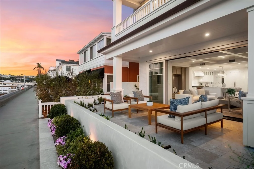 Photo of 1105 N Bay Front