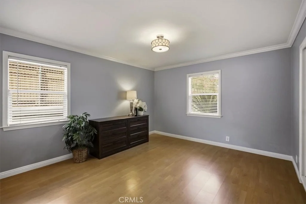 Photo of 1175 Valley View