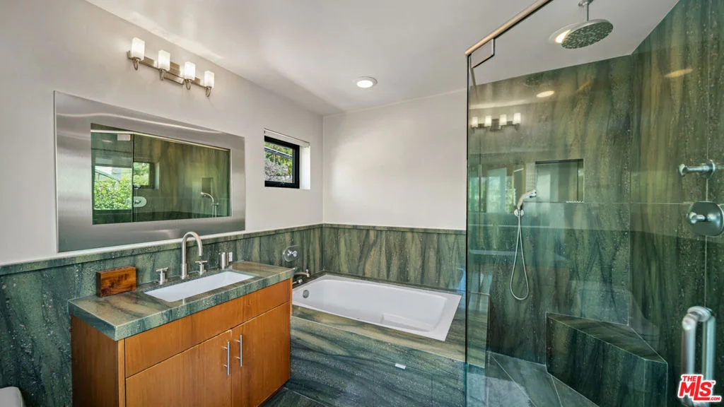 Photo of 25250 Malibu Road