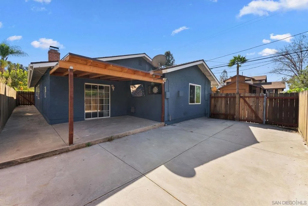 Photo of 9618 Date St