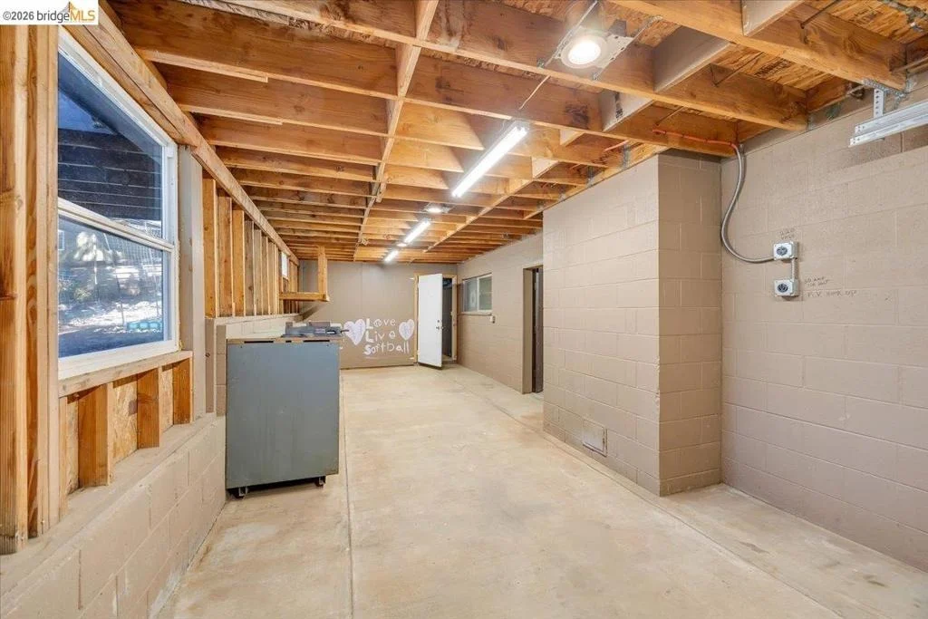 Photo of 5827 Lookout Ct