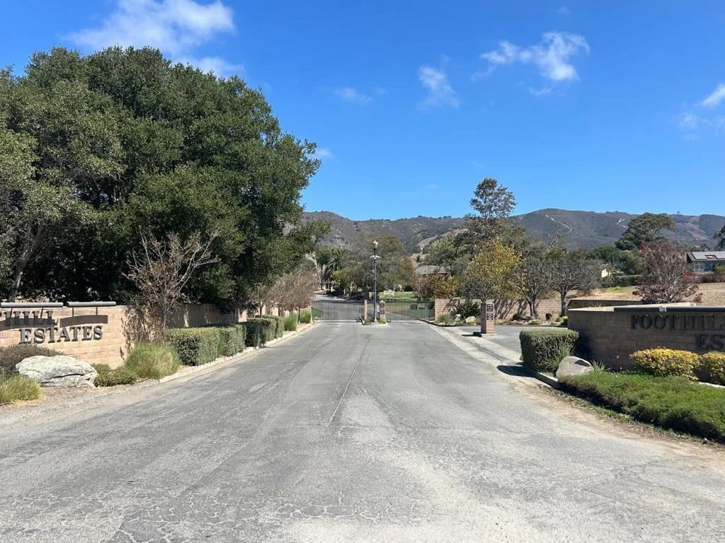 Photo of 24665 Foothill Drive