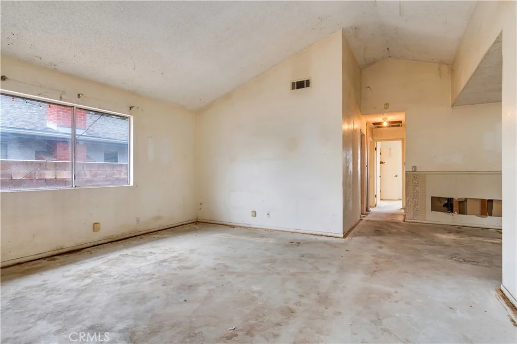 Photo of 1113 Olivine