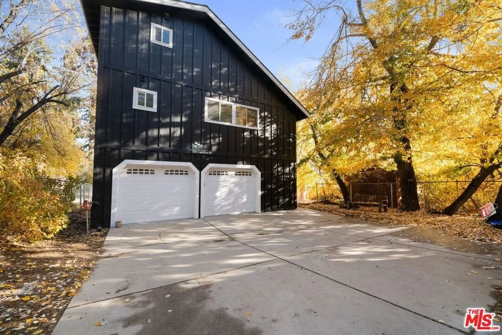 Photo of 993 Cameron Drive