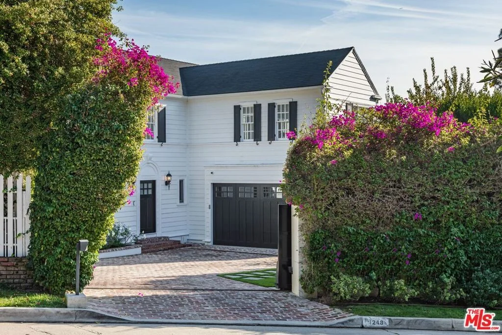 Photo of 1248 N Wetherly Drive