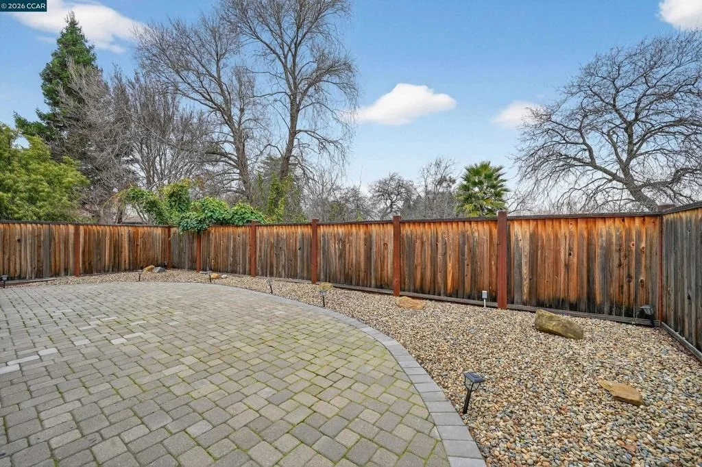 Photo of 738 Marsh Pl