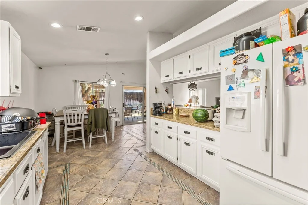 Photo of 955 Peacock Dr