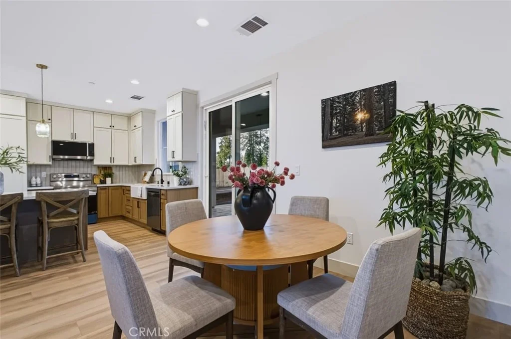 Photo of 1413 W Dottie Lane