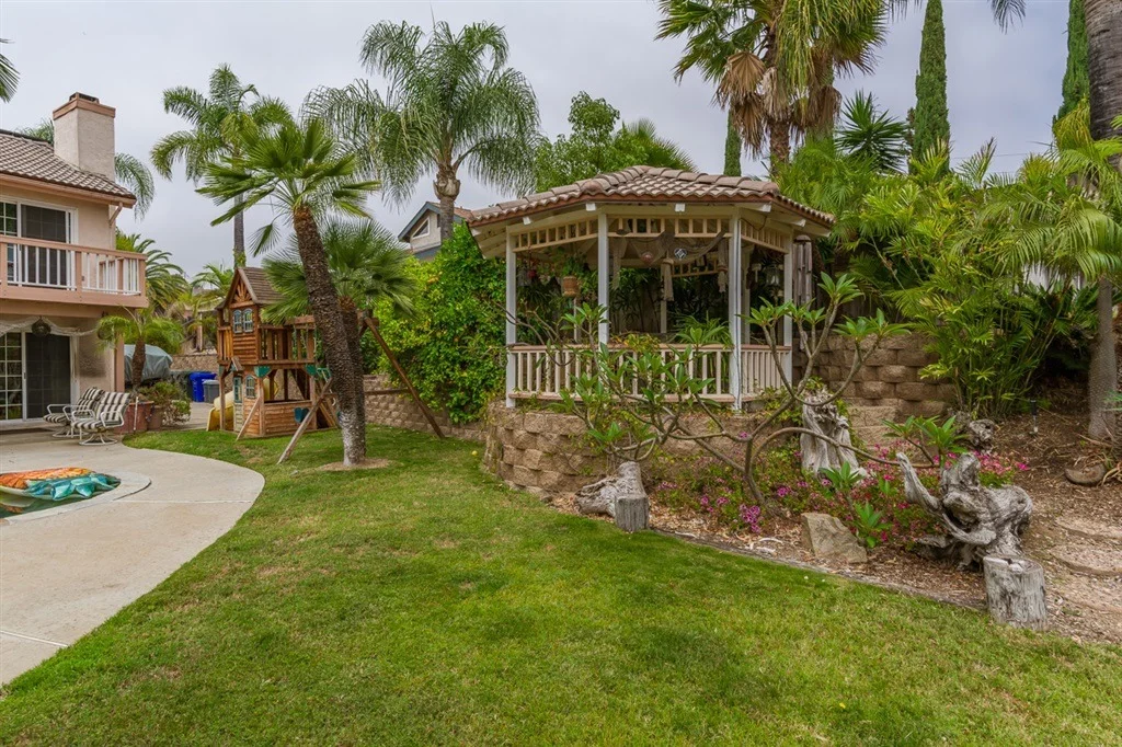 Photo of 8835 Ridgeton Ct