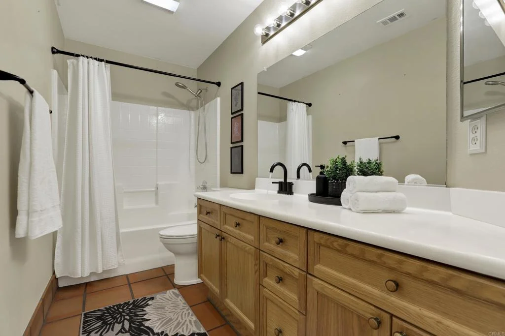 Photo of 40865 Robards Way