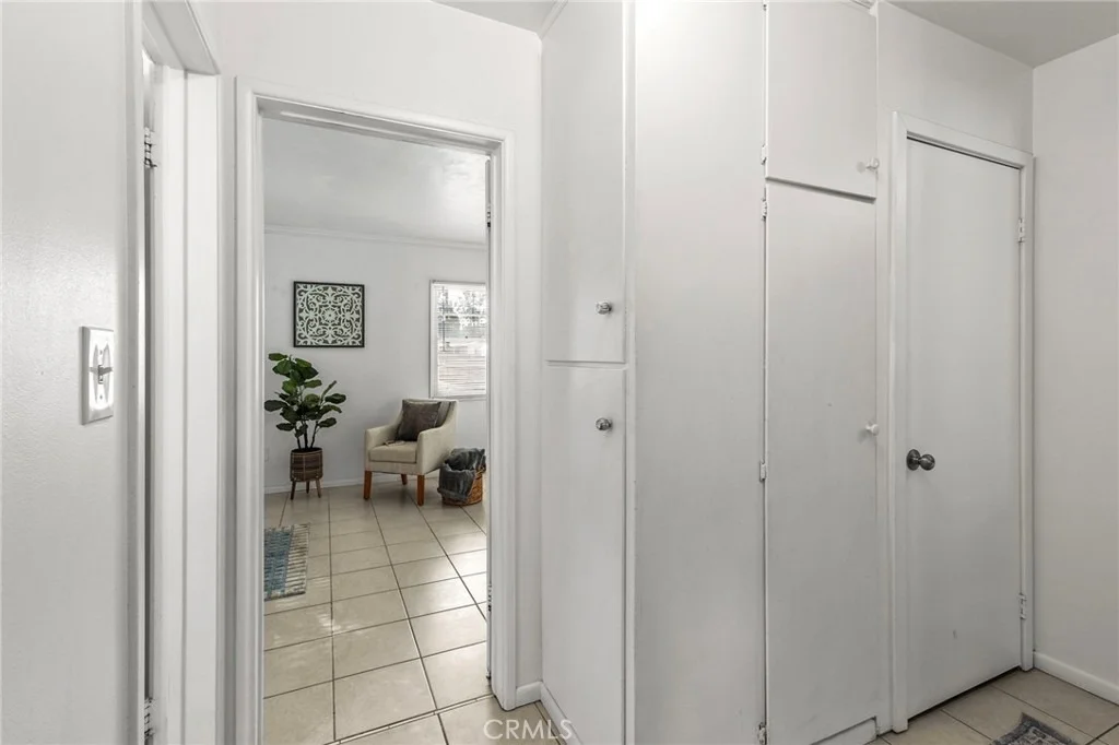 Photo of 3058 Flanders